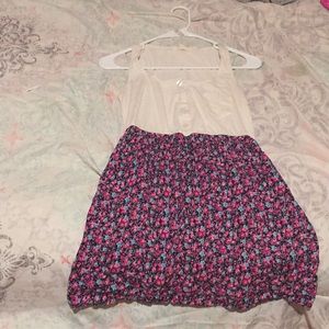 This cute dress the color is pink ❤️